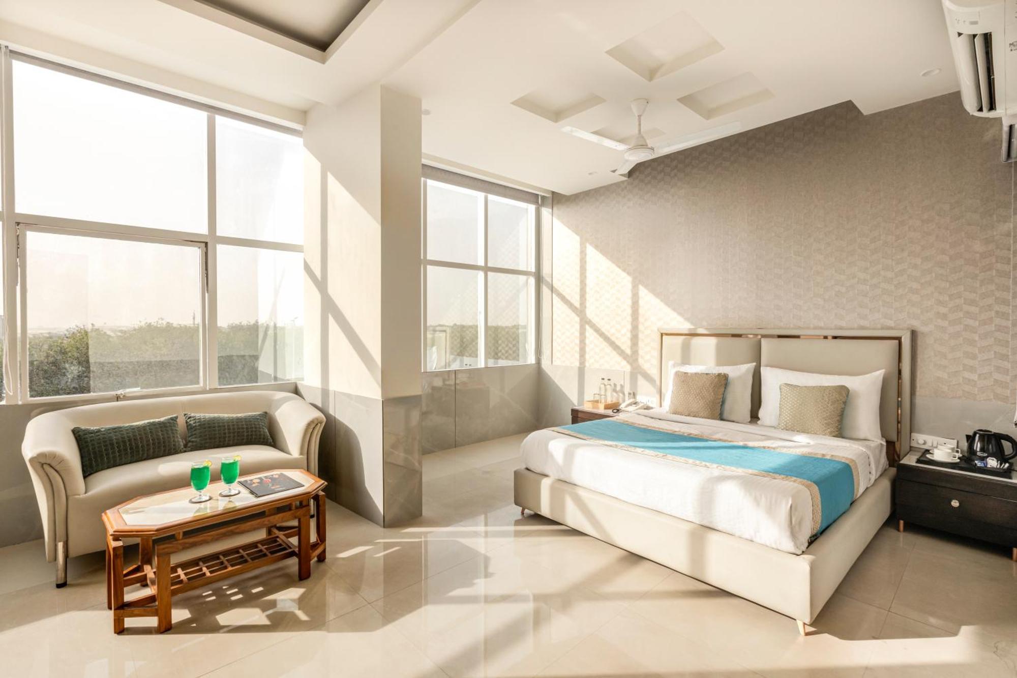 Aero Star By Star Group 3* New Delhi